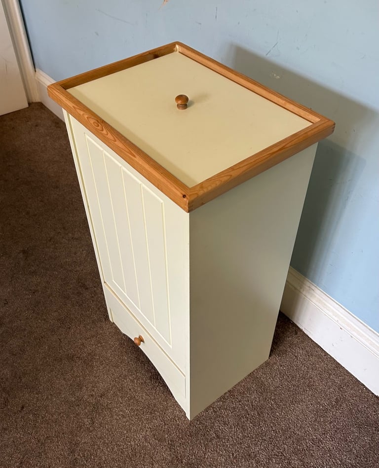 image for Cream Wooden Laundry Basket with Handy Drawer H28in/71cm W15in/38cm D11in/28cm Good condition  C308