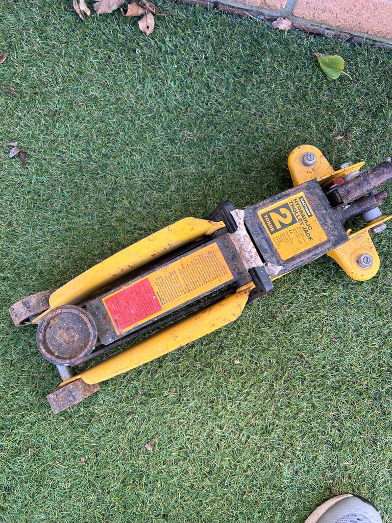 2T Trolley Jack & Handle