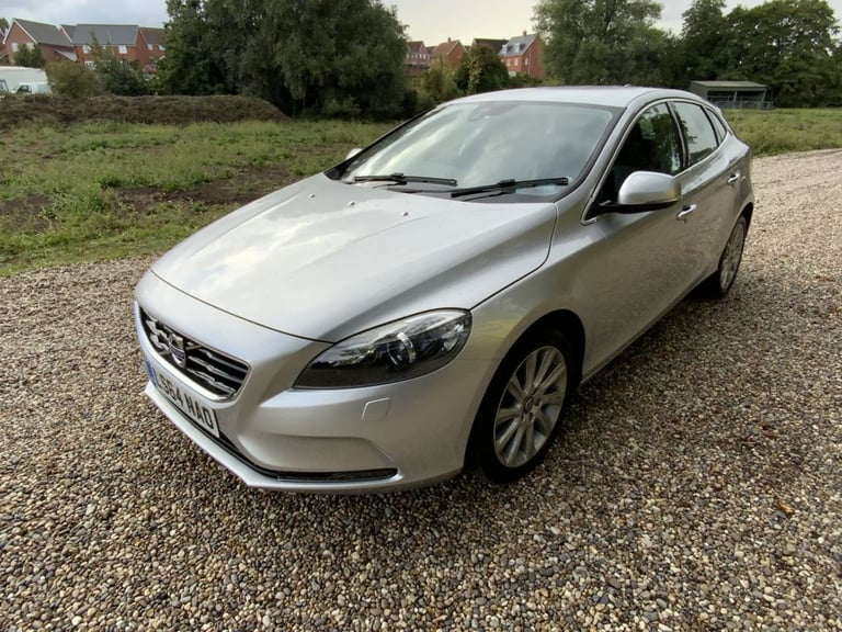 2014 Volvo V40 1.6 D2 SE Lux Nav Hatchback 5dr Diesel Manual Euro 5 (s/s) (115 ps) Hatchback Dies...