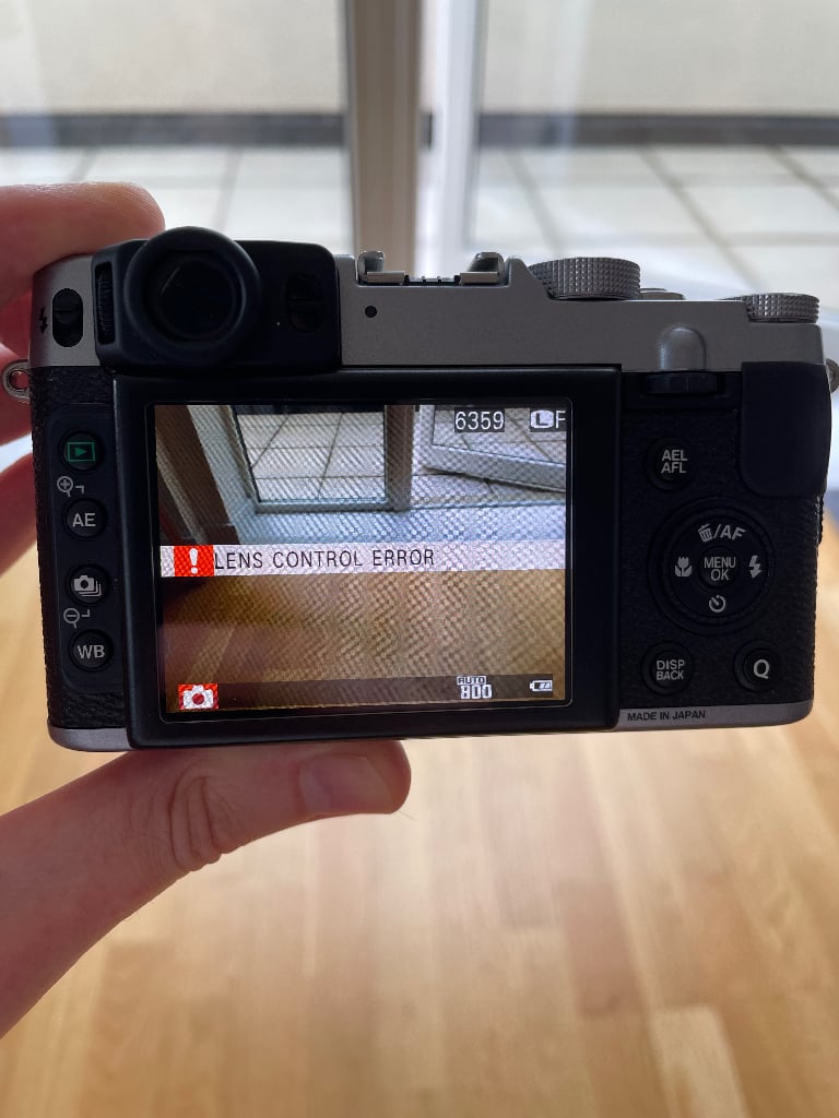 Fuji Film Finepix X20 Digital Camera - 12MP [lens control error]