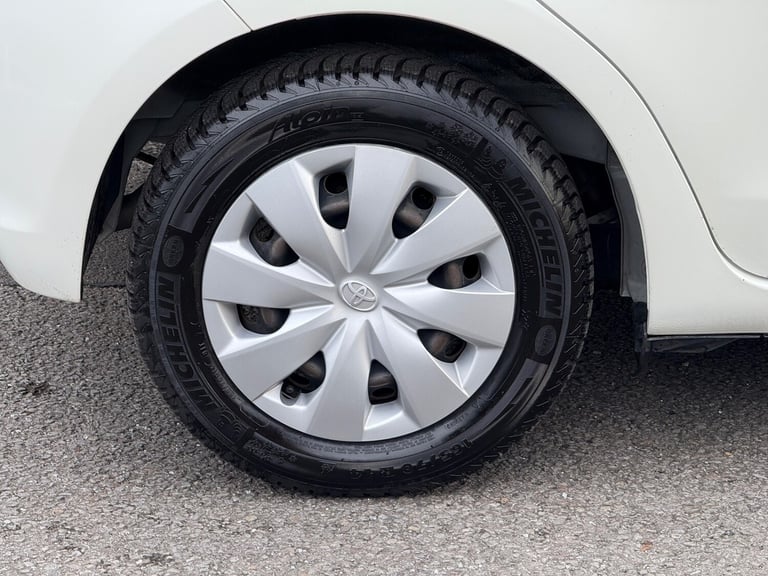 TOYOTA YARIS Active Auto ULEZ Low Milage