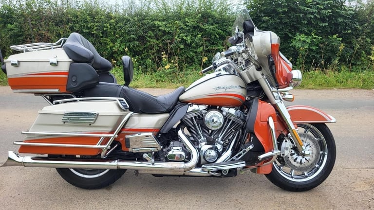 2010 10 HARLEY DAVIDSON FLHTCUSE 4 CVO ELECTRAGLIDE 1800 UC SE ELECTRA GLIDE