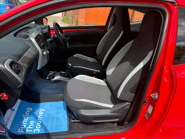 2016 Toyota AYGO 1.0 VVT-i X-Play 3dr HATCHBACK PETROL Manual