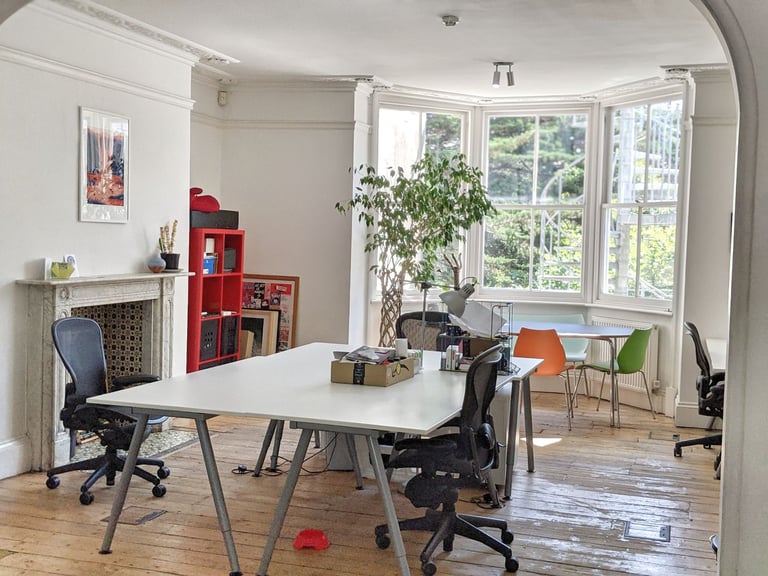 Unique open office overlooking Brighton Pavilion 