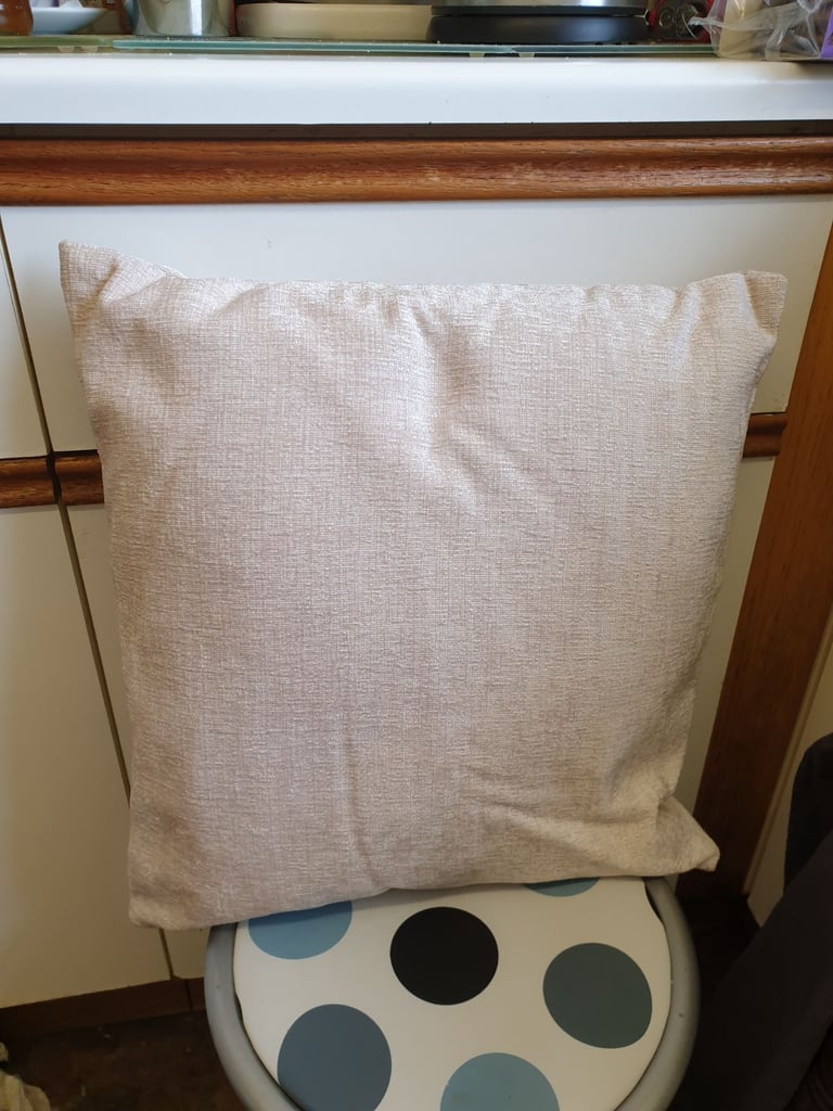 Dunelm Cushion (VERSATILE)