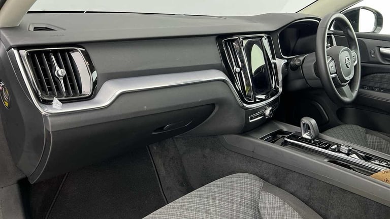 2022 Volvo V60 Core, B3 mild hybrid, Petrol ESTATE Petrol/Electric Hybrid Automatic