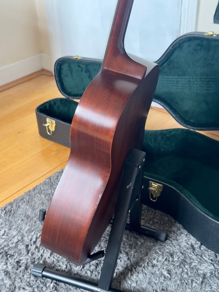 Martin 000-15M All Solid Mahogany Acoustic Guitar + Hard Case