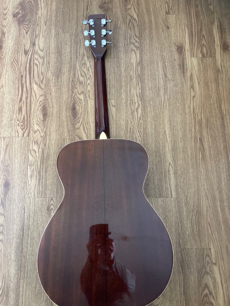 Acoustic guitar 