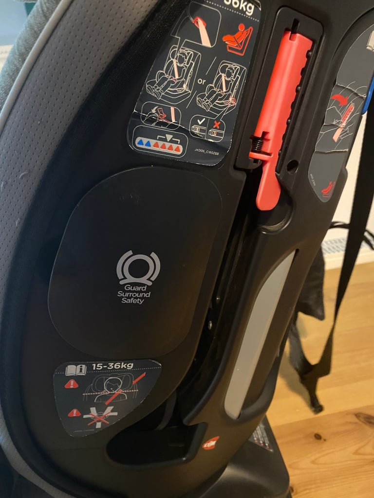 Joie 15 - 36kg (0-12 years old) car seat, with isofix