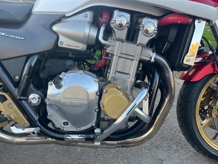 HONDA CB1300SA-5, 2007(07), ONLY 10,547 MILES, FSH, STUNNING BIKE, £4995