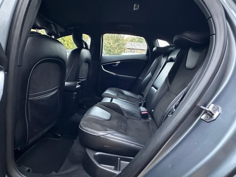 2015 Volvo V40 1.6 D2 R-Design Euro 5 (s/s) 5dr HATCHBACK Diesel Manual