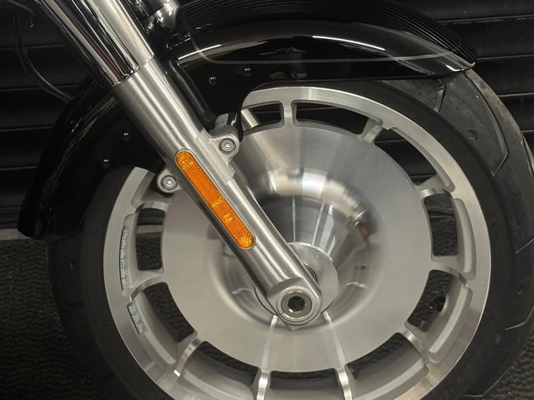 HARLEY-DAVIDSON SOFTAIL FLSTF Fat Boy 117ci New Model 
