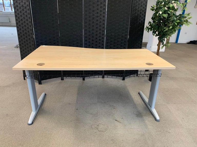 30 x Used second hand office wood wave desks single ergonomic for sale wood £75 each 30 available