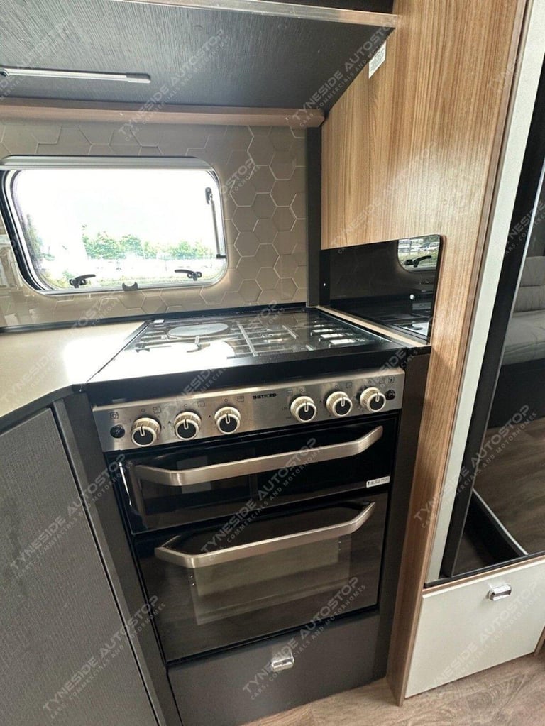 24 SWIFT KON-TIKI SWIFT KON-TIKI 774 6 BERTH MOTORHOME DIESEL