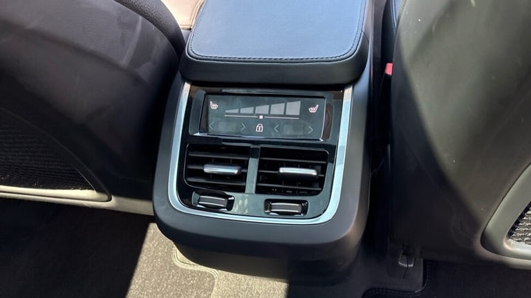 2024 Volvo XC90 Plus, B5 AWD Mild hybrid, Petrol, Dark, 7 Seats Estate Petrol Automatic