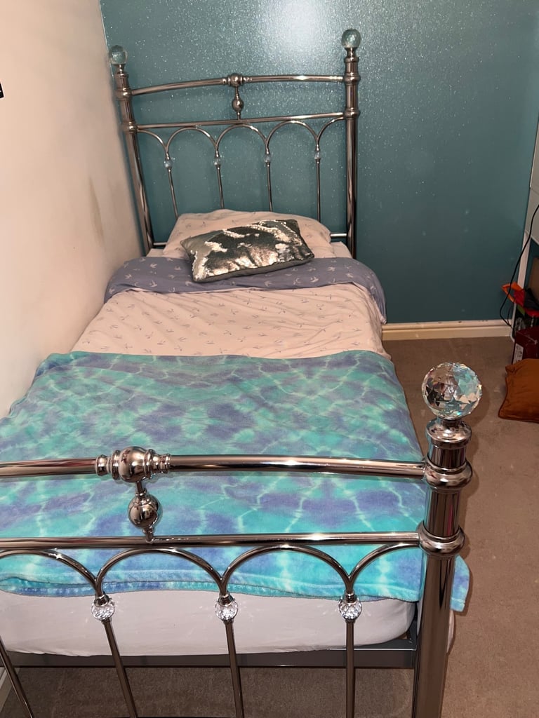 image for Beautiful Silver and Crystal single bed. 