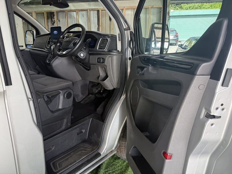 2020 Ford Tourneo Custom 2.0 320 EcoBlue Titanium Minibus Double Cab 5dr Diesel Auto L2 Euro 6 (s...