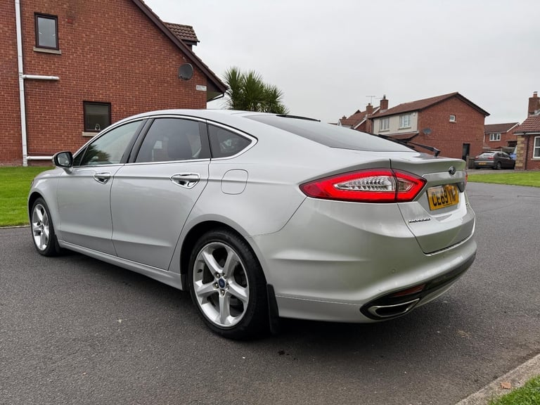 2019 Ford Mondeo 2.0 TDCI TITANIUM / 180 BHP AUTOMATIC *** LOW MILES 