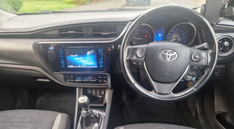 TOYOTA AURIS,Hatchback,2015, Manual, *BARGAIN