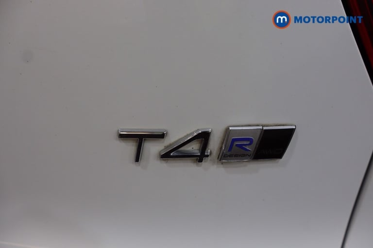 2020 Volvo XC40 2.0 T4 R DESIGN 5dr AWD Geartronic ESTATE PETROL Automatic