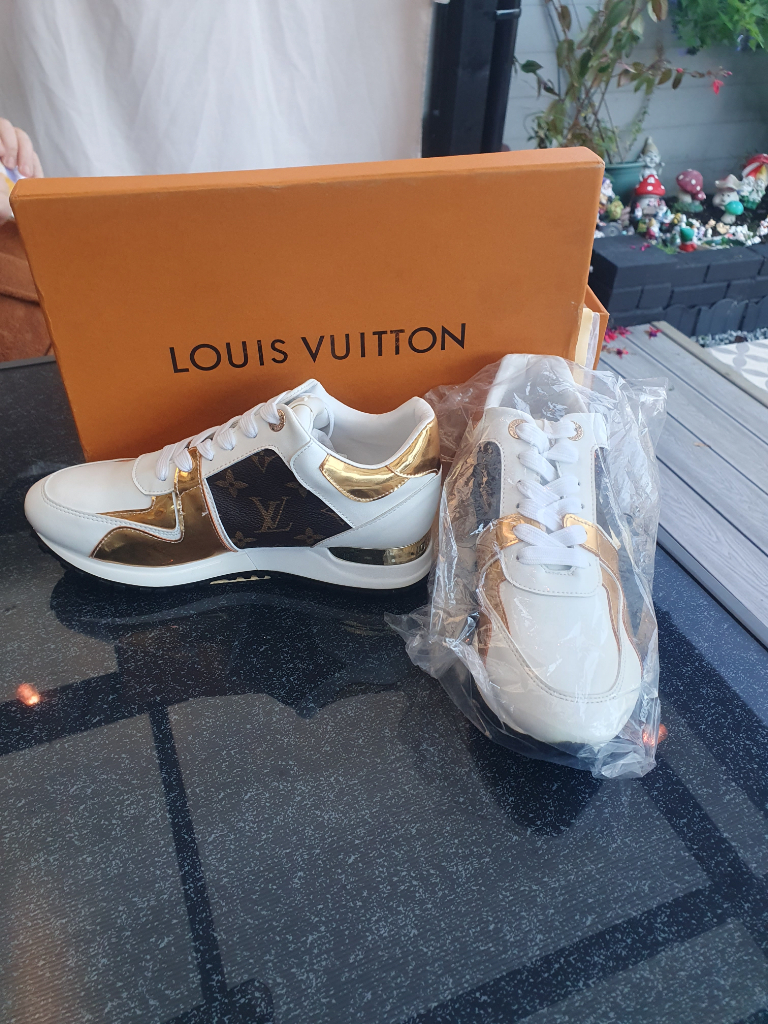 Louis Vuitton Runaway Sneaker, Men's Fashion, Footwear, Sneakers on  Carousell