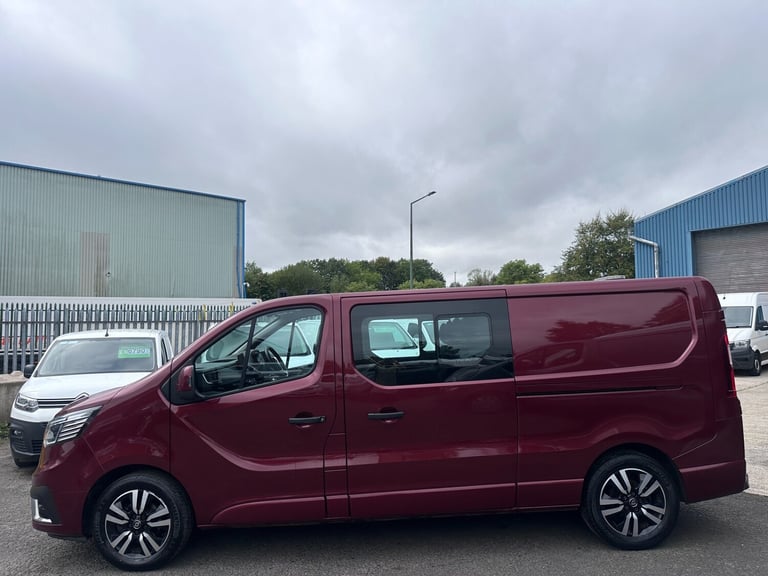 2023 Renault Trafic 2.0 dCi Blue LL30 Sport+ Crew Van Double Cab 150ps