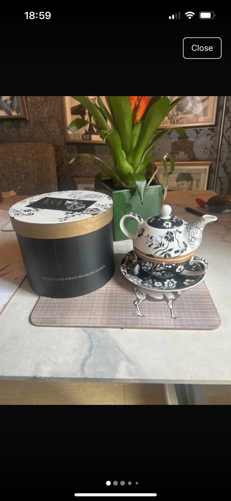 Victoria and Albert museum tea for one, boxed