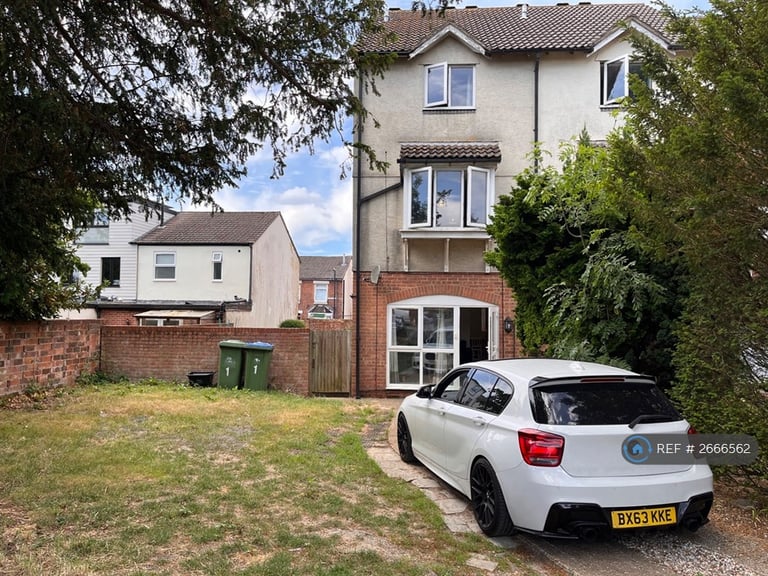 4 bedroom house in Berkeley Close, Southampton, SO15 (4 bed) (#2666562)