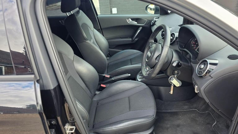 AUDI A1 1.4 TFSI S line Sportback S Tronic Euro 5 5dr 2012
