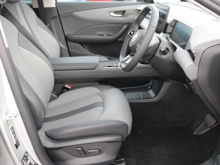 2025 MG MGS5 64kWh Trophy Long Range SUV 5dr Electric Auto (231 ps) HATCHBACK Electric Automatic