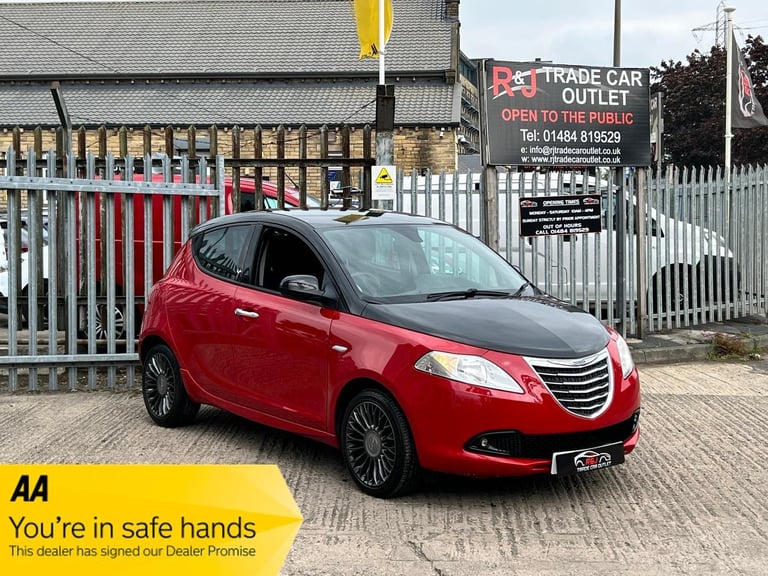 2012 Chrysler Ypsilon 1.2 Black and Red 5dr HATCHBACK PETROL Manual