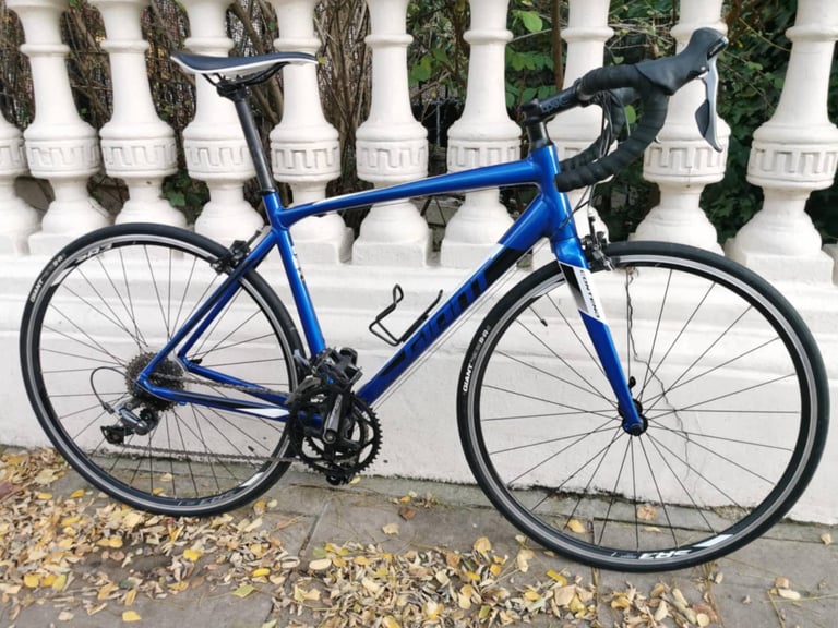 image for Giant Contend 2 road bike, fantastic condition