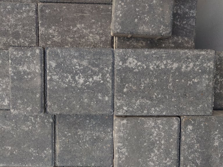 Marshalls Lunar Concrete Paving Blocks - Medium Shadow 160x160x50mm - Packs of 10