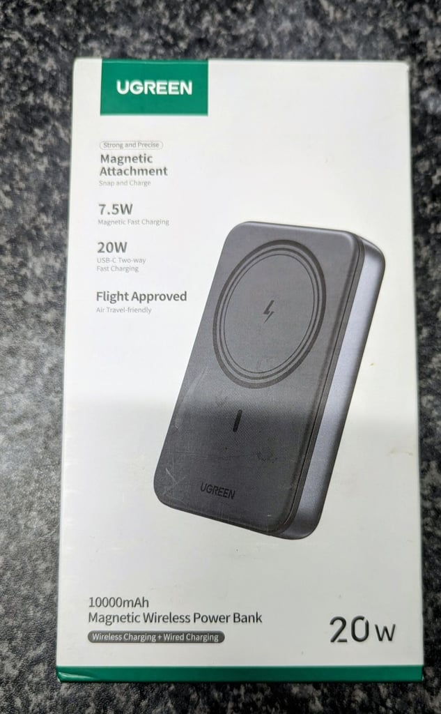 UGREEN 10,000mAh Magnetic Wireless Power Bank.