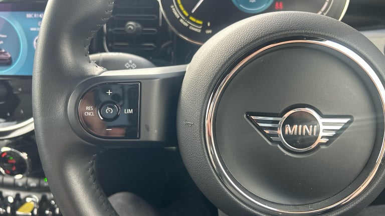 2022 MINI Hatch 135kW Cooper S Level 2 33kWh 3dr Auto Electric Hatchback Hatchback Electric Autom...