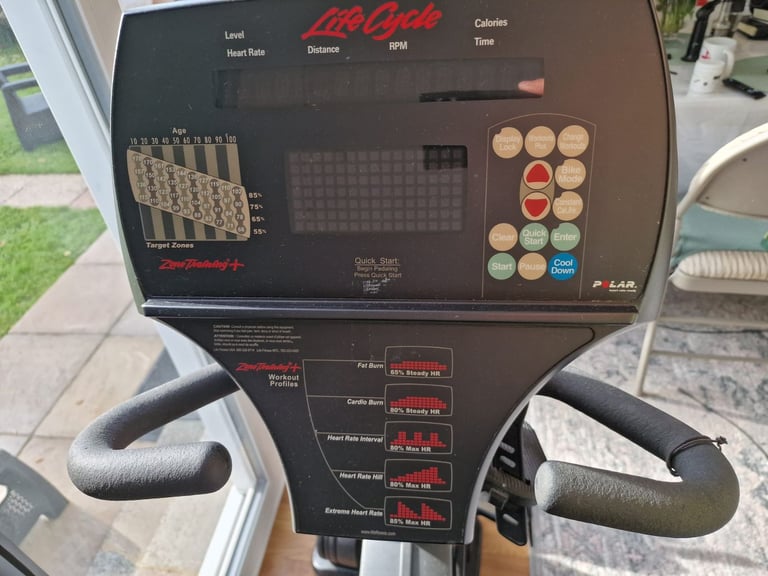 Life Fitness Indoor Stationary Bike Cycle recumbent with Backrest