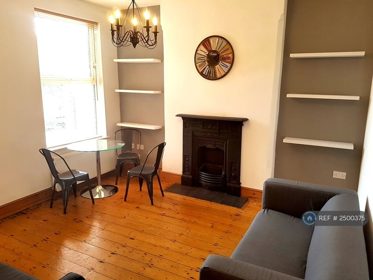 5 bedroom house in Colwick Road, Nottingham, NG2 (5 bed) (#2500375)