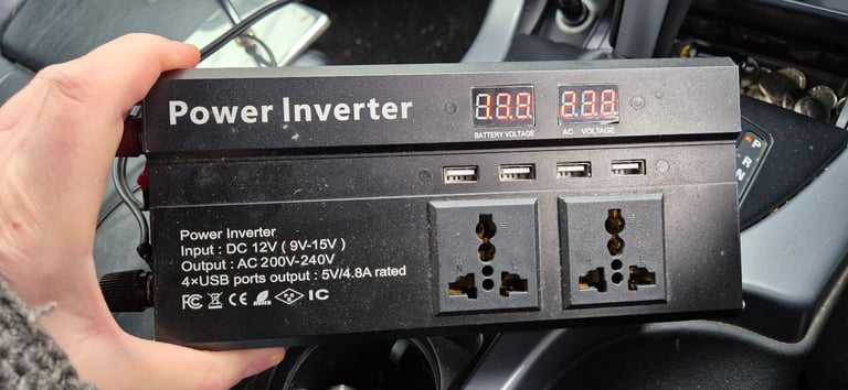 Power inventer 12V and 24V to 230V with portable battery 24V and charger.