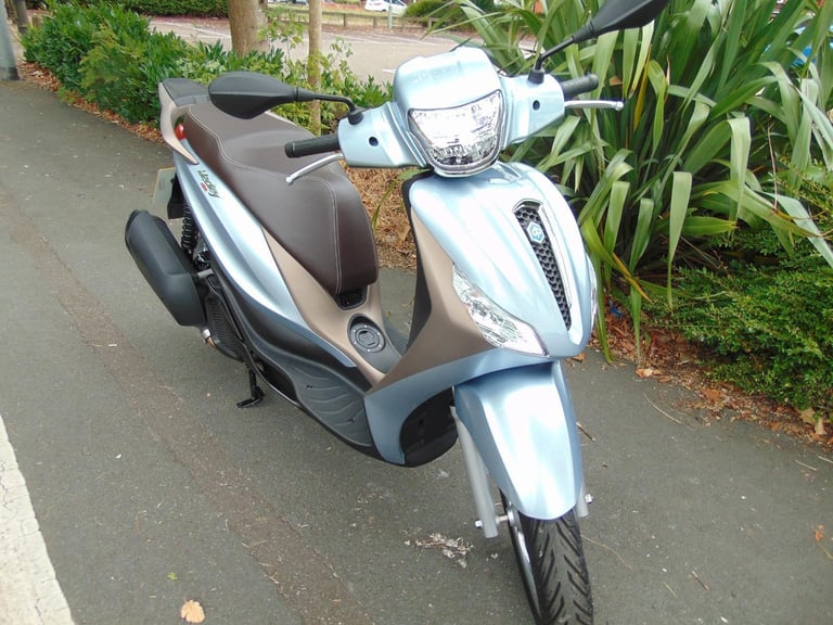 Piaggio Medley 125 2024 1owner 954 dry weather miles unmarked immaculate p/ex ok