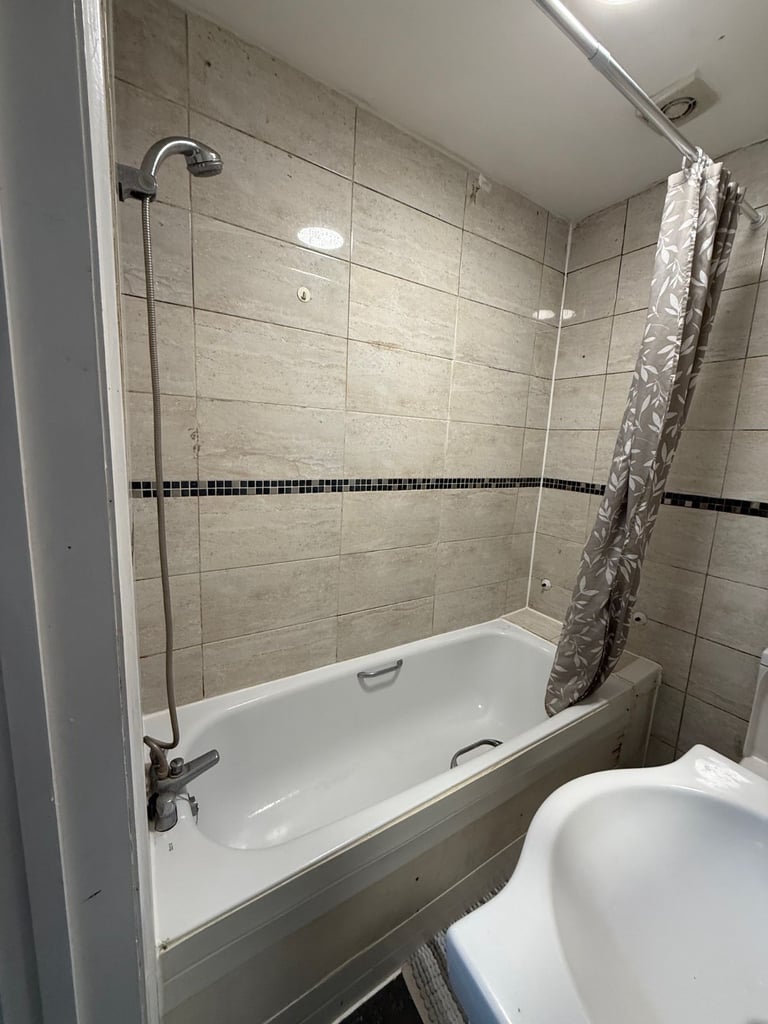 BEAUTIFUL LARGE STUDIO FLAT FOR RENT IN HOUNSLOW CENTRAL