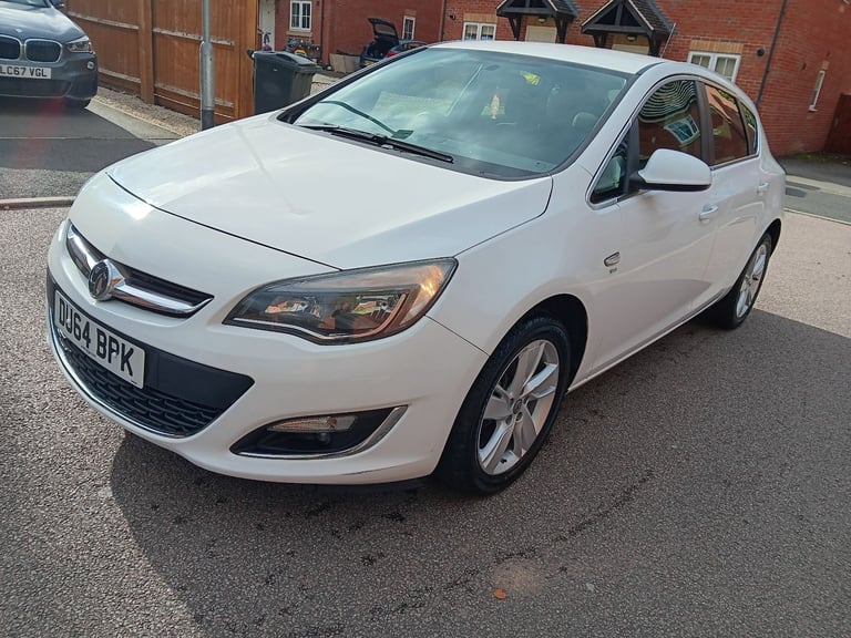 Vauxhall, ASTRA, Hatchback, 2014, Manual, 1398 (cc), 5 doors Very Low Miles!!