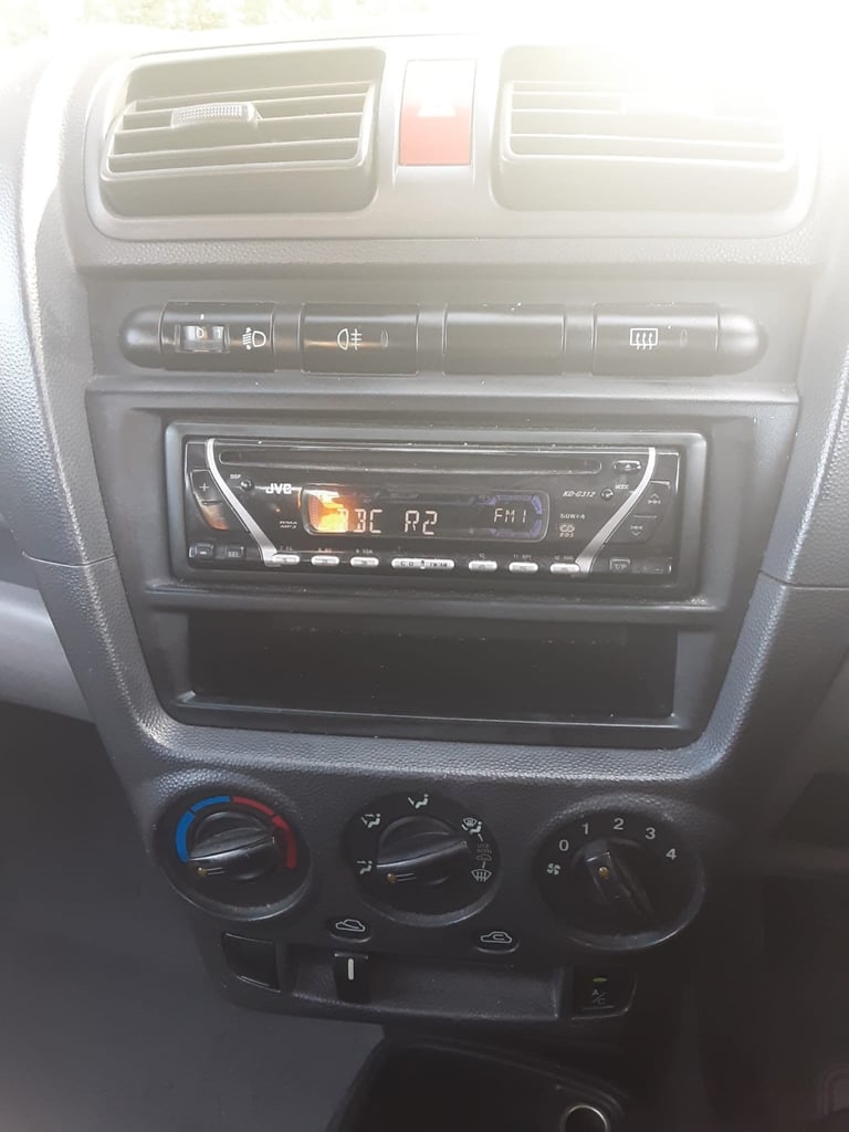 Kia Picanto LX with 2 keys, long mot, extensive service history,A/C,free to use in clean air zones! 