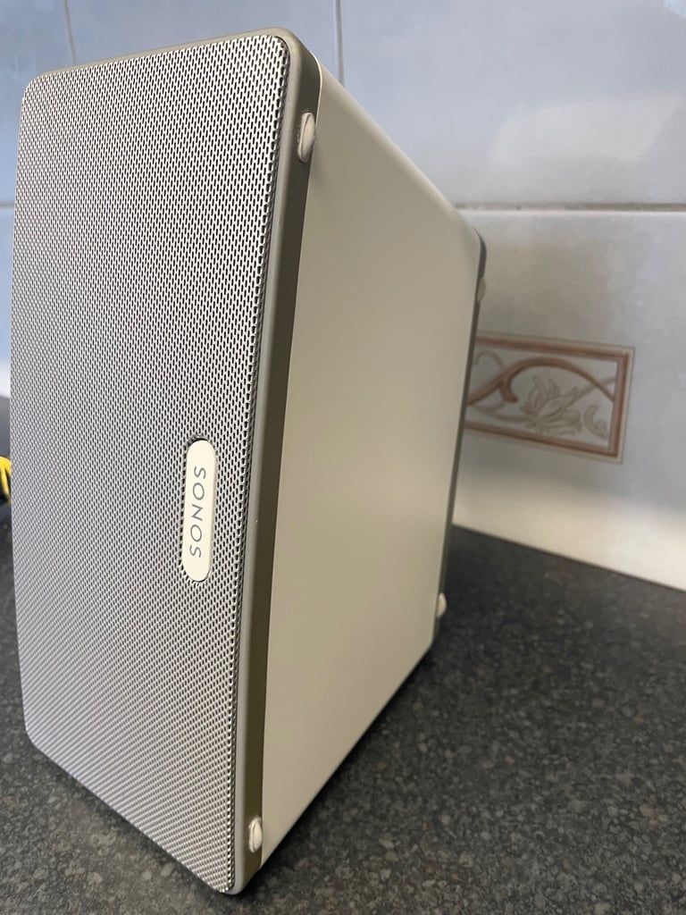 Stereo pair of Sonos play 3