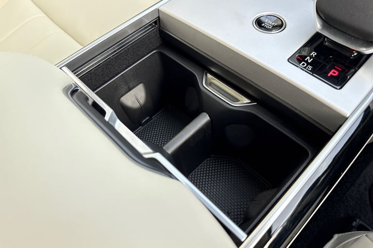 2025 Land Rover Range Rover 3.0 P460e 38.2kWh Autobiography Auto 4WD Euro 6 (s/s) 5dr SUV Automatic