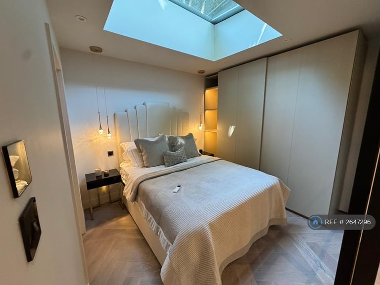 1 bedroom house in Penywern Road, London, SW5 (1 bed) (#2647296)