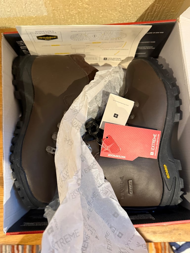Mountain Warehouse Brown women’s walking boots Size 7. 