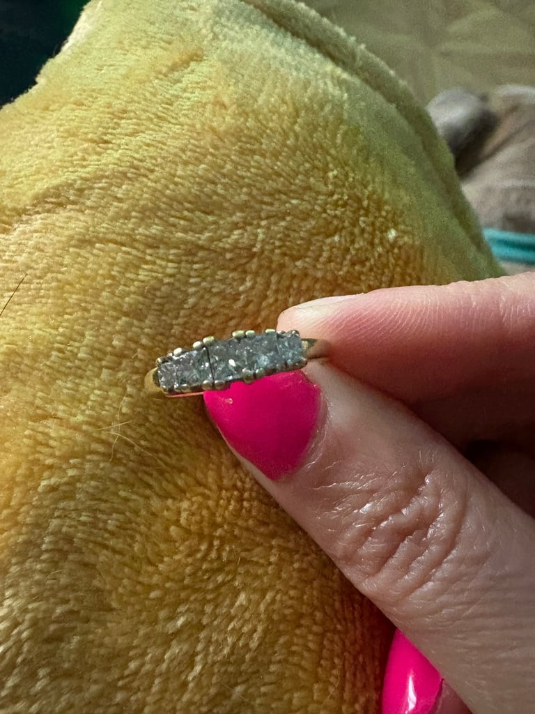 18ct gold .75 carat in diamond 