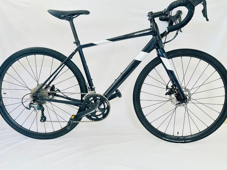 image for Virtually New CANNONDALE SYNAPSE Size/54 cm Road Bike MINT