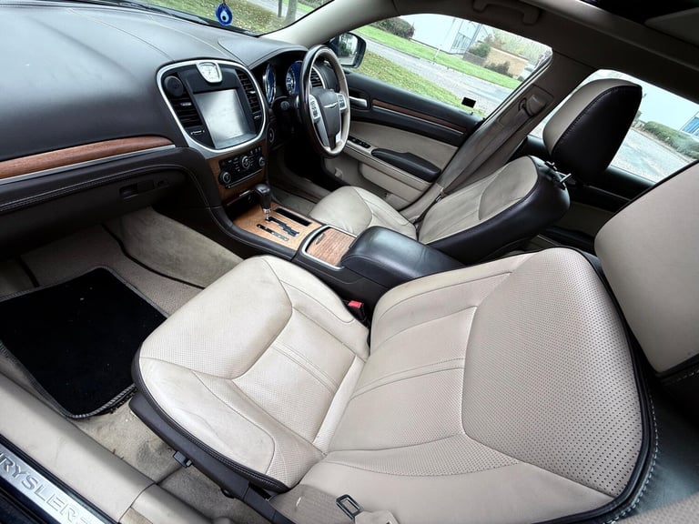 2013 Chrysler 300C 3.0 CRD V6 Executive Auto Euro 5 4dr SALOON Diesel Automatic