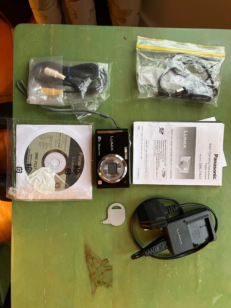 LUMIX DMC-FS37 Digital Camera